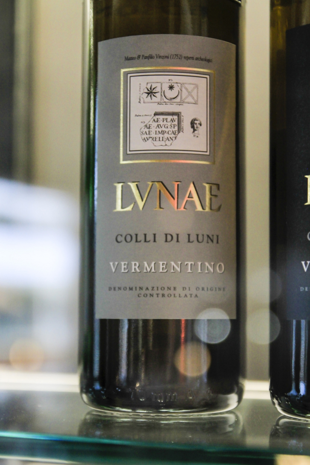 Galleria fotografica






Il piano terra del ristorante di Identità Expo








Fabiano Omodei, bartender della terrazza del S.Pellegrino Cocktail Bar








S.Pellegrino, forma e contenuto di Identità Expo (non solo acqua ma anche le Bibite S.Pellegrino e San Bitter)








Il design degli interni era di Cappellini, azienda fondata nel 1946 (leggi qui)








Le cucine erano firmate Marrone (leggi qui)...








...e Valcucine (approfondimenti qui)








Il light design era a cura di Davide Groppi, approfondimenti qui





