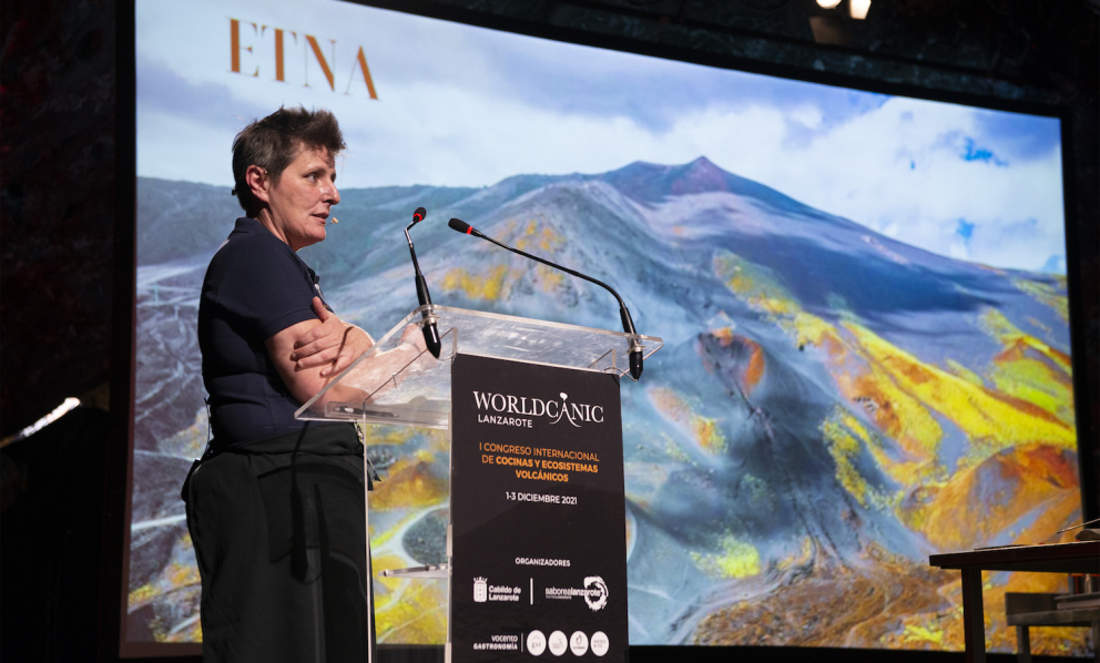 Bread, stew, pork cooked with volcanic heat: a report from Worldcanic (also featuring Viviana Varese)