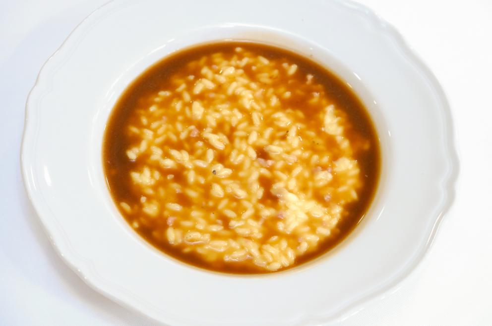 Galleria fotografica






La sala della mensa dei poveri di OSF strapiena per il pranzo benefico in collaborazione con Identità Golose









Paolo Marchi e Padre Maurizio Annoni









Padre Maurizio Annoni, presidente di OSF









Da sinistra:  Federico La Paglia, chef del ristorante Sikèlaia di Milano, e Federico Sisti, chef dell’Antica Osteria Il Ronchettino, sempre di Milano









Da sinistra: Andrea Ribaldone, dell’Osteria Arborina di La Morra, provincia di Cuneo, Christian Costardi, del ristorante Christian e Manuel a Vercelli, Federico Sisti e Diego Rossi, Trattoria Trippa a Milano









Antonio Cera, del Forno Sammarco di San Marco in Lamis, in provincia di Foggia 









Christian Costardi









Andrea Ribaldone









Diego Rossi









GRANA PADANO









Arancinette Siciliane tradizionali e al profumo di finocchietto selvatico con caponata di melanzane di Federico La Paglia









Mondeghilli alla Milanese con salsa agrodolce di Federico Sisti






