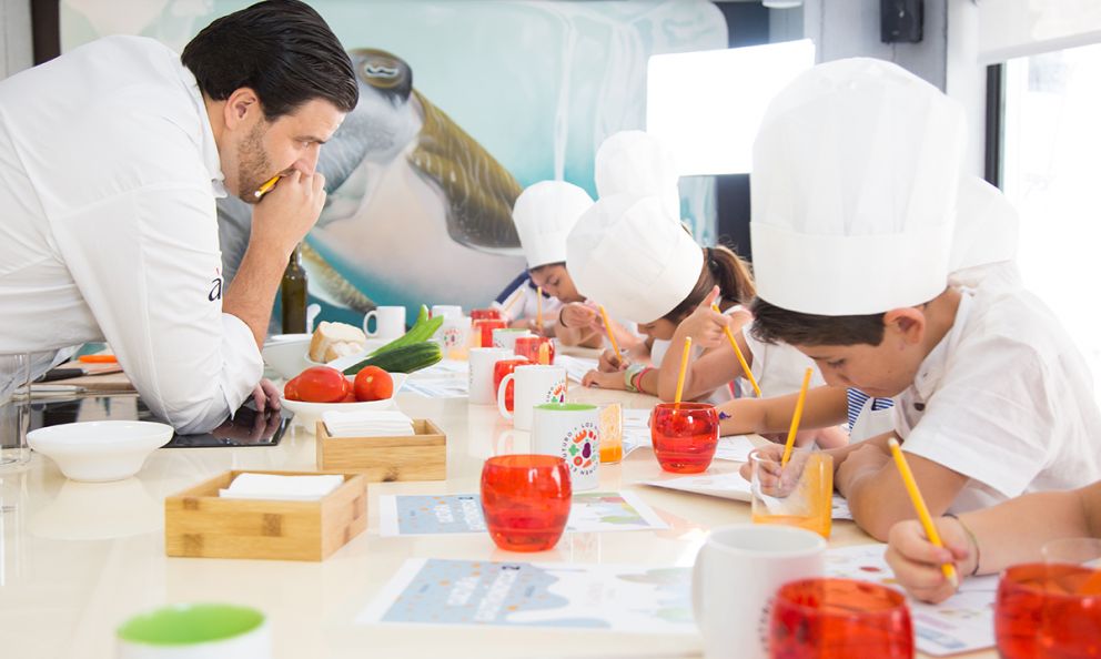 Educare i bambini a un’alimentazione sana: assegnato a Xanty Elias il sesto Basque Culinary World Prize 