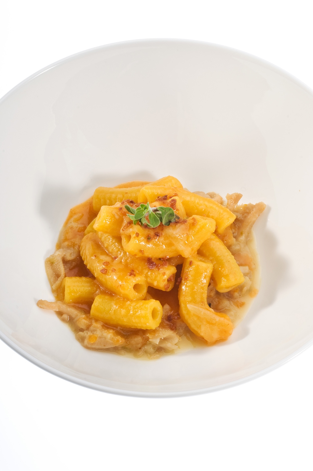 Macaroni and veal tripe, chili pepper and amatriciana sauce (trib