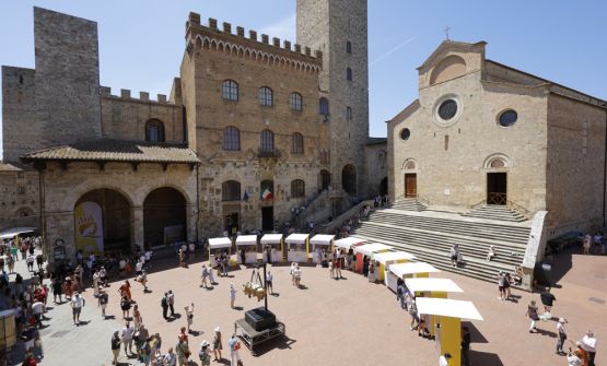 Il vitigno delle torri: Regina Ribelle racconta il patrimonio identitario della Vernaccia di San Gimignano