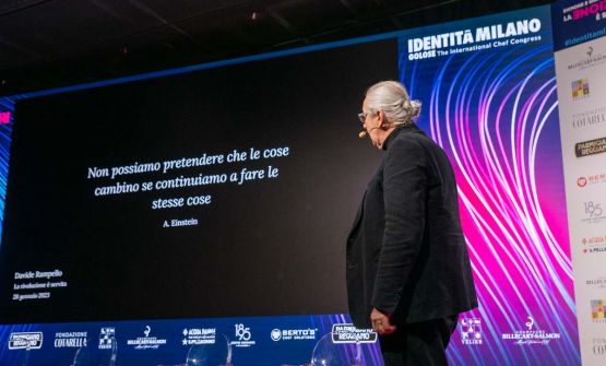 Davide Rampello ci racconta la rivoluzione tra Einstein e Identità: «È visione rinnovata di noi stessi»