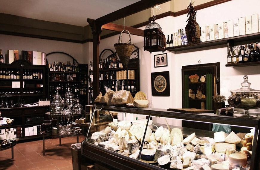 Il più grande assortimento di prodotti gourmet? A La Tradizione di Annamaria e Salvatore De Gennaro in via Bosco 969 a Vico Equense (Napoli), telefono +39.081.8028437