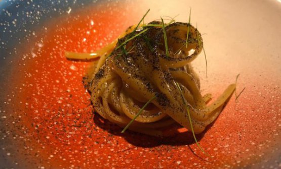 Nelle linguine di Giuliano Baldessari, anche il miso è di pasta