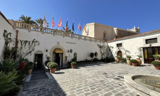 San Domenico Palace a Taormina, brilla la cucina di Massimo Mantarro e la nuova offerta Anciovi