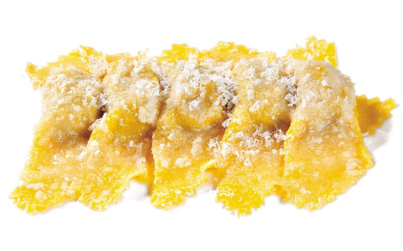 I celebri Tortelli di zucca della famiglia Santini, 3 stelle Michelin al ristorante Dal Pescatore di Canneto sull'Oglio (Mantova), un vessillo gastronomico di East Lombardy (foto Brambilla/Serrani)