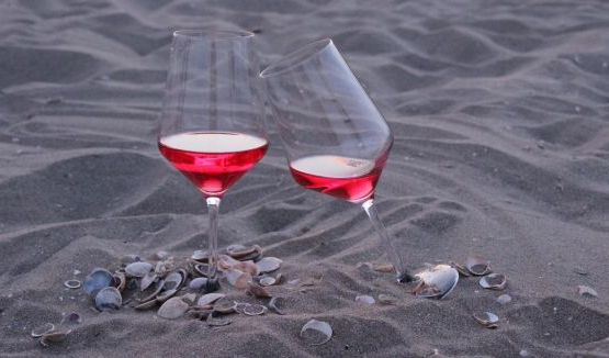 D’estate non rinunciamo ai buoni vini: 12 consigli dai nostri esperti