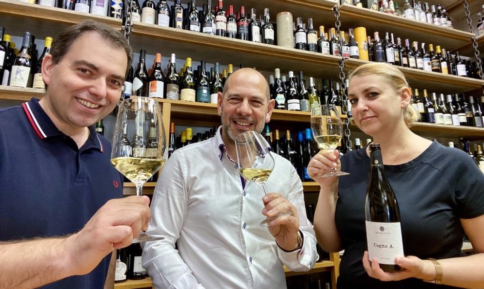 I ragazzi di Enoteca Bomprezzi, via Tuscolana 904, +39067610135
