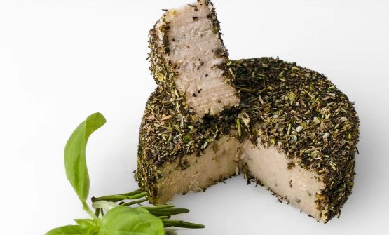 Oltre il latte: la nuova geografia completa dei “formaggi” vegani italiani