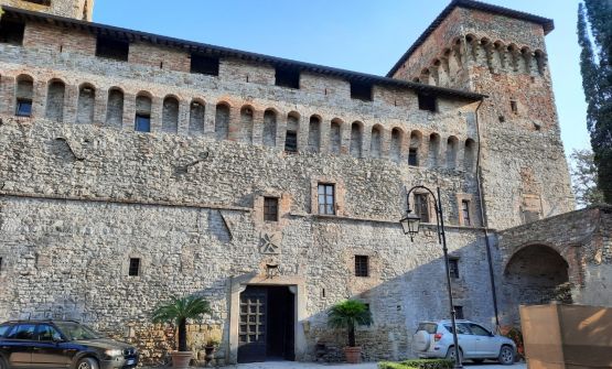 Un giorno al Castello di Magione: affreschi, vini e tanta storia