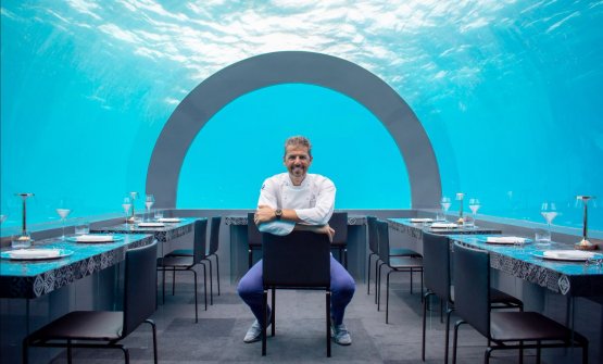 Andrea Berton ci racconta la sua nuova avventura alle Maldive, alla guida di un ristorante... subacqueo