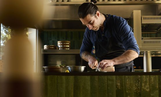 Il segno del viaggio di Marco Feltrin, nel suo ristorante Feria