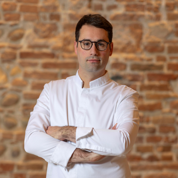 Giacomo Sacchetto, chef del ristorante Iris di Verona, premiato da Bonaventura Maschio
