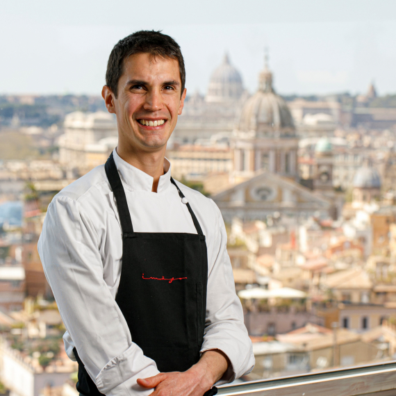 Luca Villa, del ristorante Imàgo dell'Hotel Hassler di Roma, premiato da Molino Dallagiovanna
