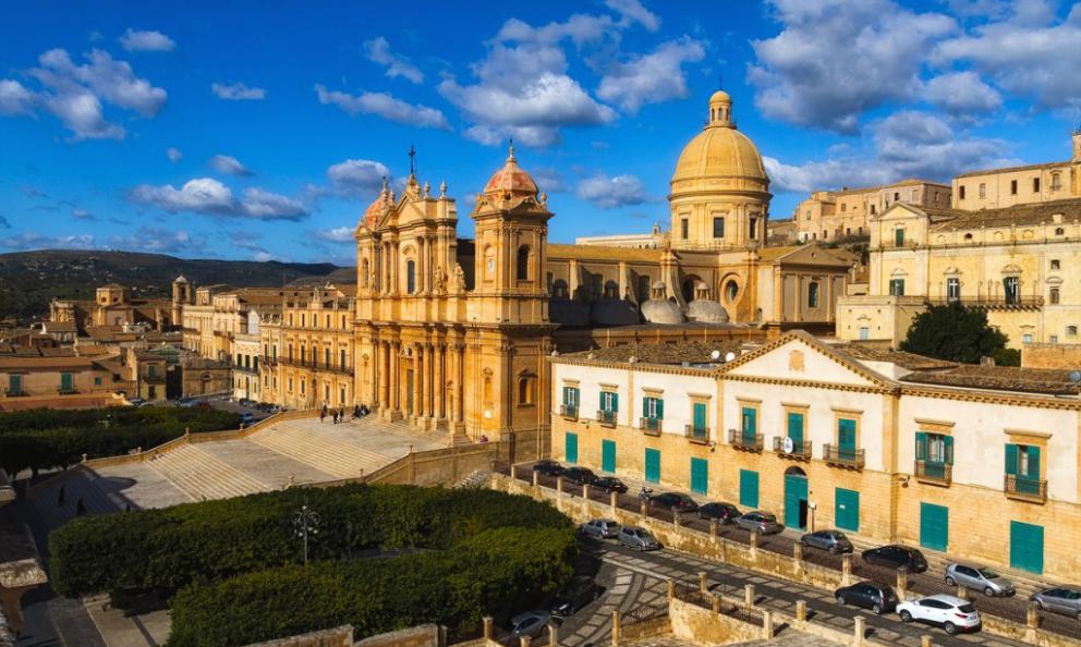 Noto, magnifico centro del barocco siciliano e città del Caffè Sicilia di Corrado Assenza, autore del nostro racconto sul Val di Noto, una Bengodi di delizie di ogni genere (foto di Rosario Cusenza)
