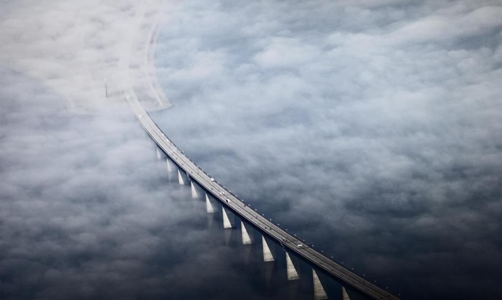 Il ponte di Øresund, 15,9 km che uniscono Copenhagen a Malmö dall'1 luglio 2000. E' il più lungo ponte d'Europa (foto Joachim Adrian/Polfoto/Ritzau)
