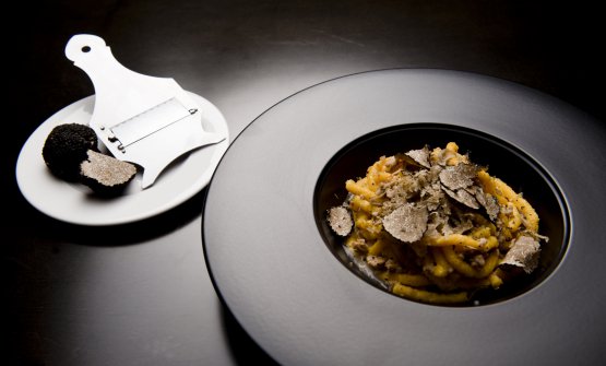 Il Tartufo bianco dei colli bolognesi all'Emporio Armani ...