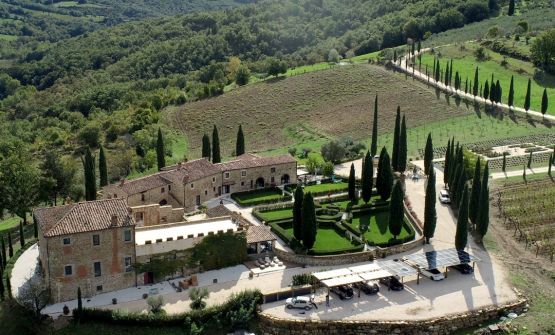 Podere 1384, nel cuore del Chianti Classico la natura stringe in un abbraccio