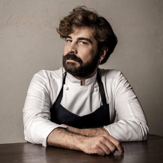 Dino Como, sous chef di Reale Casadonna a Castel di Samgro (L'Aquila), premiato da Divine Creazioni
