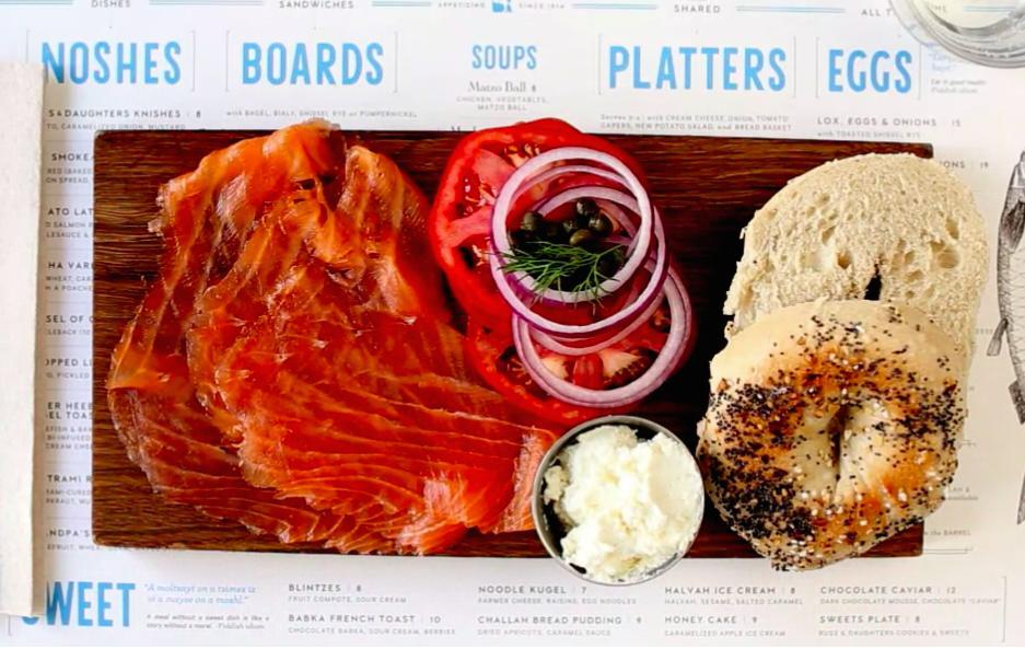 Le strepitose bagel di Russ & Daughters, russanddaughters.com. E' solo una delle infinite bontà che si possono trovare tra Brooklyn e Manhattan, ci racconta Ryan King, giornalista e English man in New York
