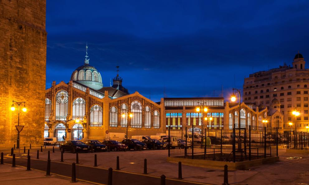 Il Mercado Central de Valencia è il secondo luogo più visitato dai turisti. E' in plaza Ciudad de Brujas, telefono +34.963.829100 (foto wikimedia)