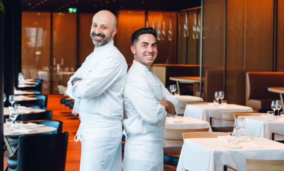 Niko Romito e l'executive chef Giacomo Amicucci del ristorante contenuto nell'hotel Bulgari di Dubai, 2 stelle Michelin da oggi
