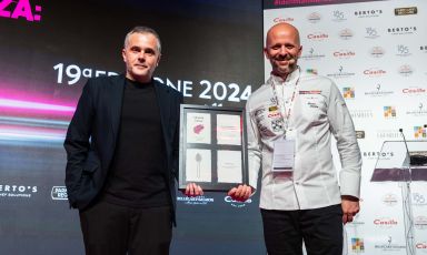Tomas Kalika (a destra) con il giornalista Ryan King, moderatore dell'intervento dello chef di Mishiguene, Buenos Aires (foto Brambilla/Serrani)
