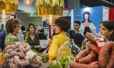 Ricchi salumi all'azienda Levoni, fondata a Castellucchio in provincia di Mantova più di un secolo fa (foto Brambilla/Serrani)
