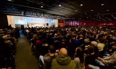 A panoramic view of the Auditorium hall during a lesson at Identità Golose 2015 when the theme, the leitmotiv, was A Healthy Intelligence. Photos and photo gallery are curated by Francesca Brambilla and Serena Serrani and their team, who work so well each year