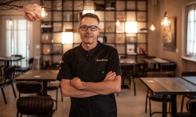 Massimo Giovannini, mani e pensiero della pizzeria Apogeo, a Pietrasanta (Lucca)
