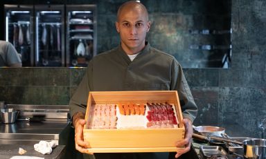 Classe 1997, milanese di origini pugliesi, Andrea Arcieri è la mente illuminata che anima la cucina di Azabu 10, a Milano in via S. Glicerio 6

