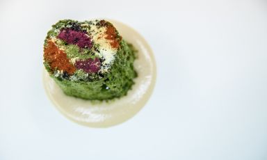 La notizia &egrave; arrivata nei primi giorni di gennaio: Angelo Sabatelli lascia Monopoli per Putignano, dove aprir&agrave; il suo nuovo ristorante, che continuer&agrave; come il precedente a portare il suo nome. Quando? A marzo, subito dopo il congresso milanese di Identit&agrave; Golose, di cui sar&agrave; relatore luned&igrave; 6 marzo, alle 14, nel programma di Identit&agrave; di Mare. In attesa di raccontare questa apertura, una ricetta insieme classica e moderna per l'anno nuovo
