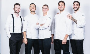 Da sinistra, Mattia Piotto, Andrea Noto, Elena Orizio, Christian Malatacca e Davide Marzullo: i pilastri di Trattoria Contemporanea che, assieme alla loro giovane e gagliarda brigata, rappresentano la forza del collettivo
