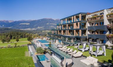 Una vista dell'hotel Winkler, 5 stelle a San Lorenzo di Sebato (Bolzano)
