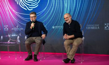 Il conduttore televisivo Fabio Fazio e Corrado Assenza (Caffè Sicilia, Noto) lunedì 30 gennaio scorso sul palco di Identità Milano. Foto Brambilla/Serrani
