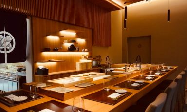 Il bancone di Kappou Ninomiya, ristorante giapponese in via Fra Galgario 4, Milano, telefono +390291557472
