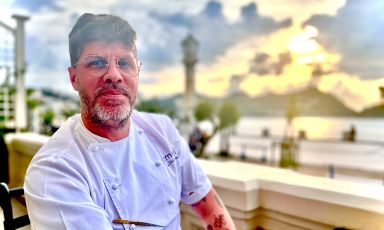 Paulo Airaudo, argentino di origini italiane, classe 1985. E' chef/patron di 14 ristoranti, in cui lavorano 400 persone. Il più importante è Amelia a San Sebastian, nei Paesi Baschi, 2 stelle Michelin
