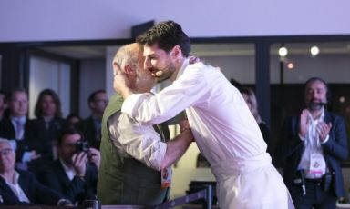 Corrado Assenza&nbsp;e&nbsp;Massimiliano Alajmo&nbsp;in un'immagine del congresso di&nbsp;Identit&agrave; Milano&nbsp;2019. Il pasticciere siciliano e il cuoco padovano terranno lezione assieme in Auditorium domenica 26&nbsp;settembre, ore 12.10. Per iscrizioni, clicca qui
