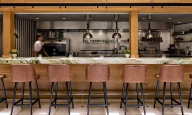 La barra del ristorante Quintonil, quartiere Polanco, Città del Messico. Il ristorante ha 2 stelle Michelin ed è 3° nella World's 50Best 2025
