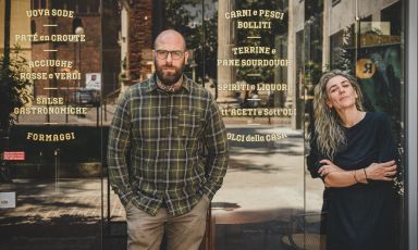Eugenio Roncoroni e Cristina Giordano del neonato Roncoroni Classici Gastronomi, via De Amicis 4, Milano (le foto del servizio sono di Gaia Menchicchi)
