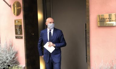 Beppe Palmieri, restaurant manager dell'Osteria Francescana di Modena, protagonista di Identità on the Road con una masterclass per Identità di Sala. La troveremo integralmente online a partire dal 16 novembre prossimo (per iscriversi, clicca qui)
