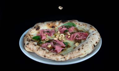 Pizza Nocciola from Giovanni Arvonio, patron at Pizzeria Madremia in Sirignano (Avellino). The photos are from @ComuniCARE network
