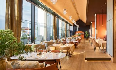 La sale del Ristorante Niko Romito, al 40&deg; piano del Bulgari Hotel, al Tokyo Midtown Yaesu
