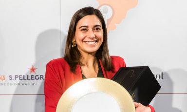 Marta Passaseo, salentina, 30 anni, in forze al ristorante L'Imbuto di Lucca. E' premiata come sommelier dell'anno dalla Guida ai Ristoranti di Identità Golose (foto OnStage studio)
