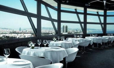 La vista di cui si gode dal ristorante Torre d’Altamar, passeig de Joan de Borbó 88, +34932210007
