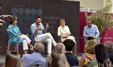 Francesca Poggio, Tinto Prudente, Cristina Mercuri e Luciano Ferraro all'apertura del Barbera d'Asti Wine Festival

