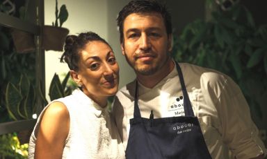 Camilla Corbelli e Mariano Guardianelli. Si sono conosciuti in Spagna, mentre entrambi seguivano in giro per il mondo la propria passione per la cucina e la ristorazione: che li ha portati poi, nel 2013, a Rimini ad aprire Abocar Due Cucine
