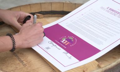 Il Manifesto Slow Food per un vino buono, pulito e giusto può essere sottoscritto da produttori, operatori, appassionati
