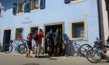 Together with Tania Mauri we visit Hiša Polonka. Valter Kramar and wife Ana Roš opened this simple Slovenian tavern in Kobarid
